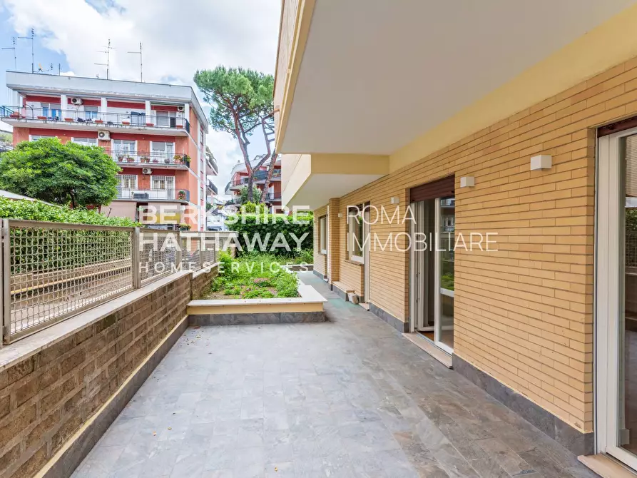 Immagine 9 di Appartamento in vendita  in Via Vincenzo Tizzani a Roma