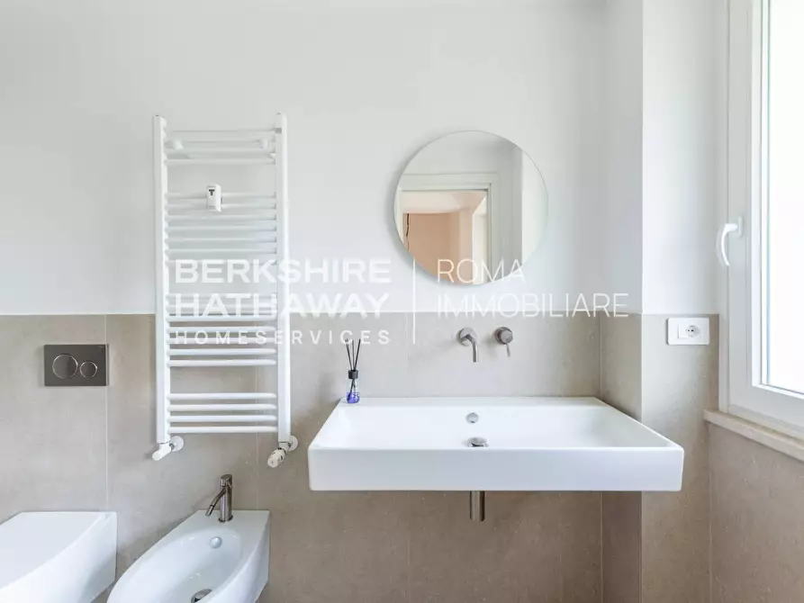 Immagine 14 di Appartamento in vendita  in Via Vincenzo Tizzani a Roma