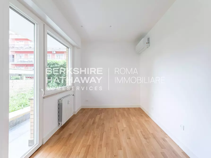 Immagine 17 di Appartamento in vendita  in Via Vincenzo Tizzani a Roma