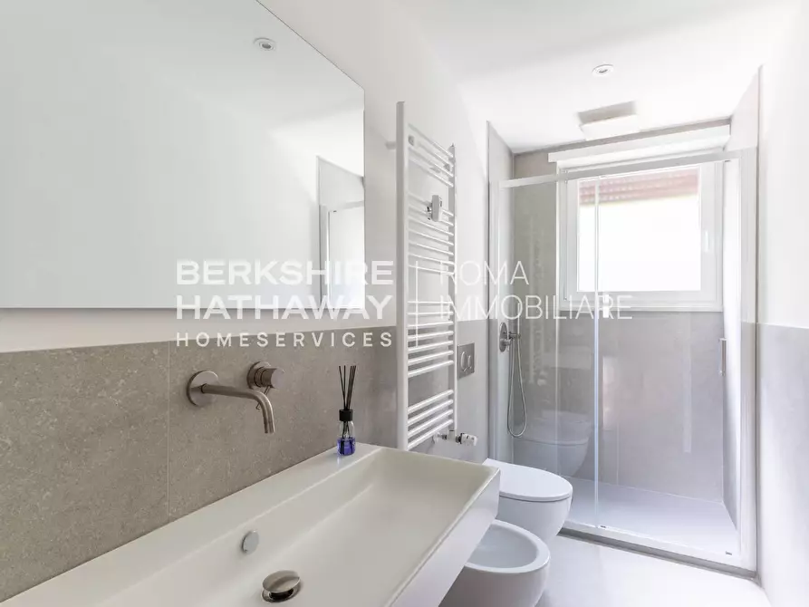 Immagine 26 di Appartamento in vendita  in Vincenzo Tizzani 18 a Roma