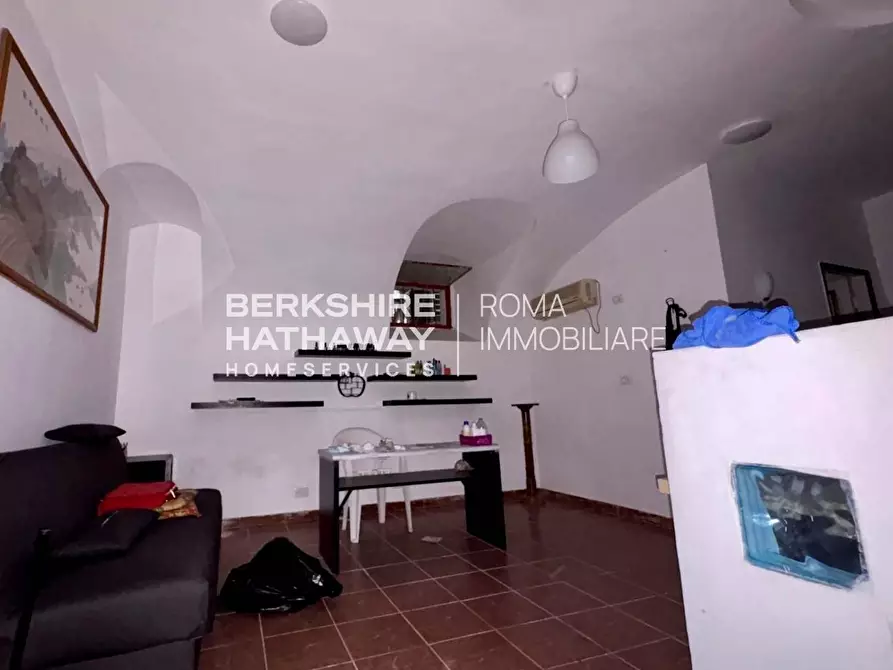 Immagine 3 di Palazzo in vendita  in Via Varese 22 a Roma