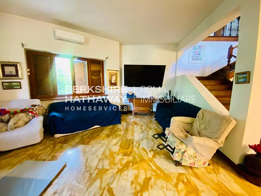 Immagine 52 di Villa in vendita  in Via Alida Valli a Roma