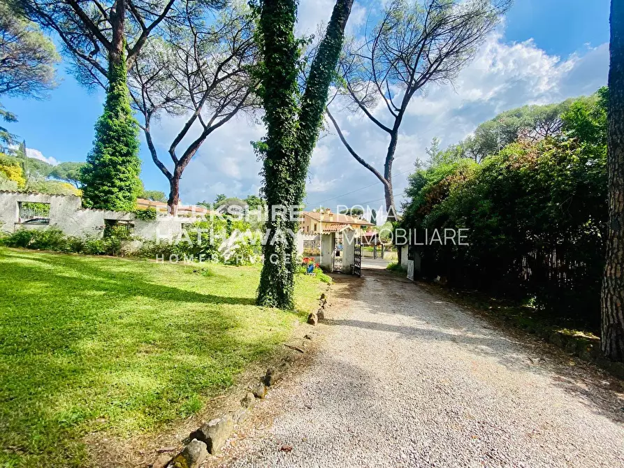 Immagine 60 di Villa in vendita  in Via Alida Valli a Roma