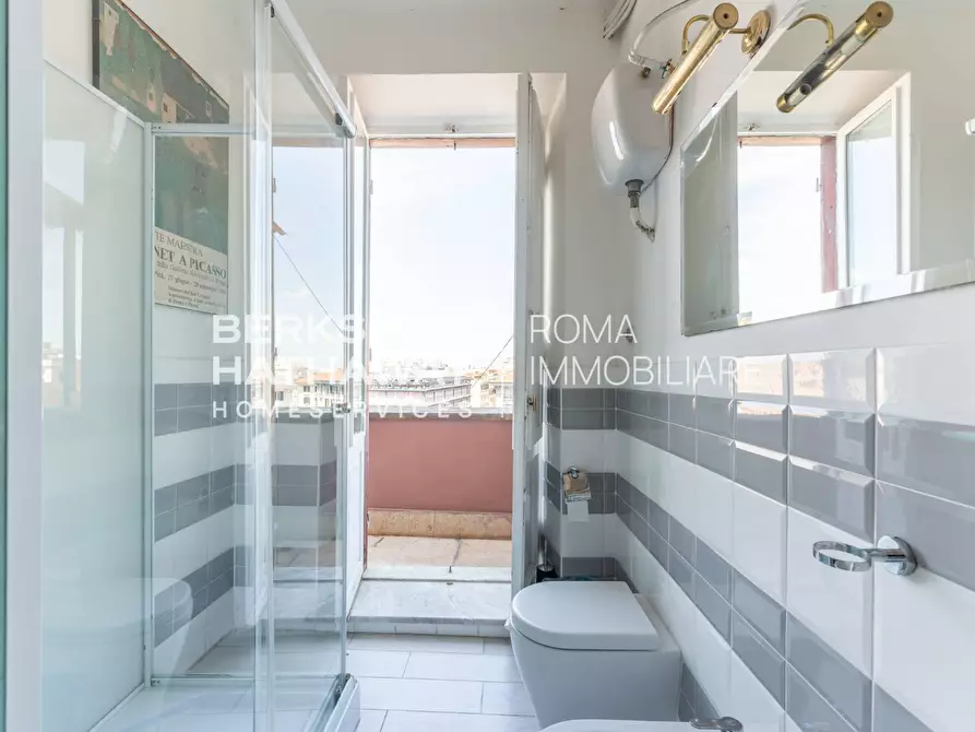 Immagine 8 di Appartamento in vendita  in Piazza Fiume 1 a Roma