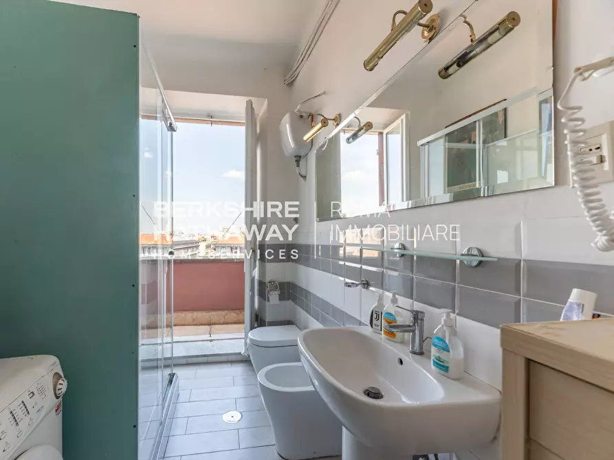 Immagine 9 di Appartamento in vendita  in Piazza Fiume 1 a Roma