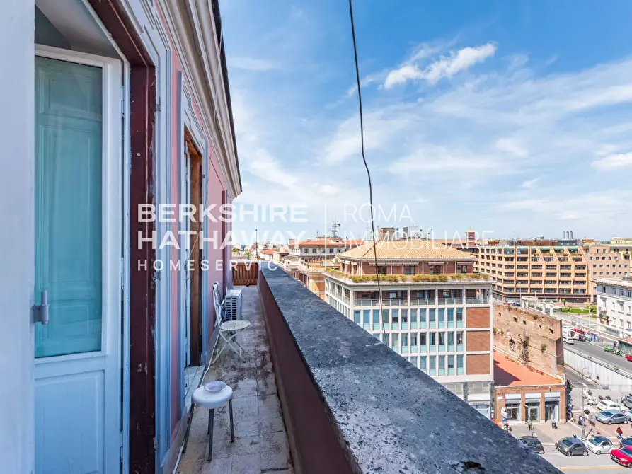 Immagine 11 di Appartamento in vendita  in Piazza Fiume 1 a Roma