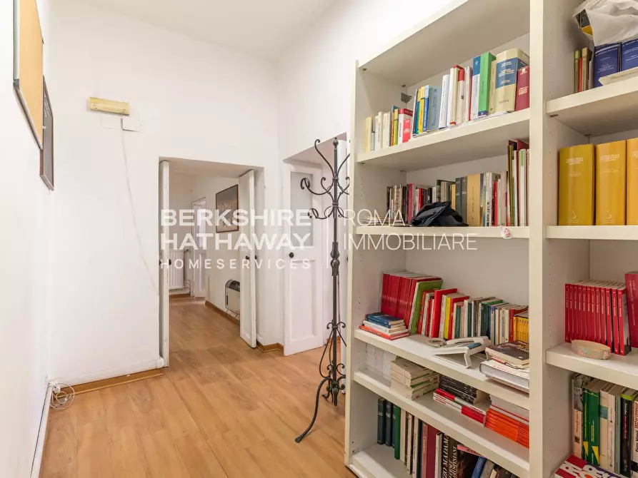Immagine 17 di Appartamento in vendita  in Via del Pantheon a Roma