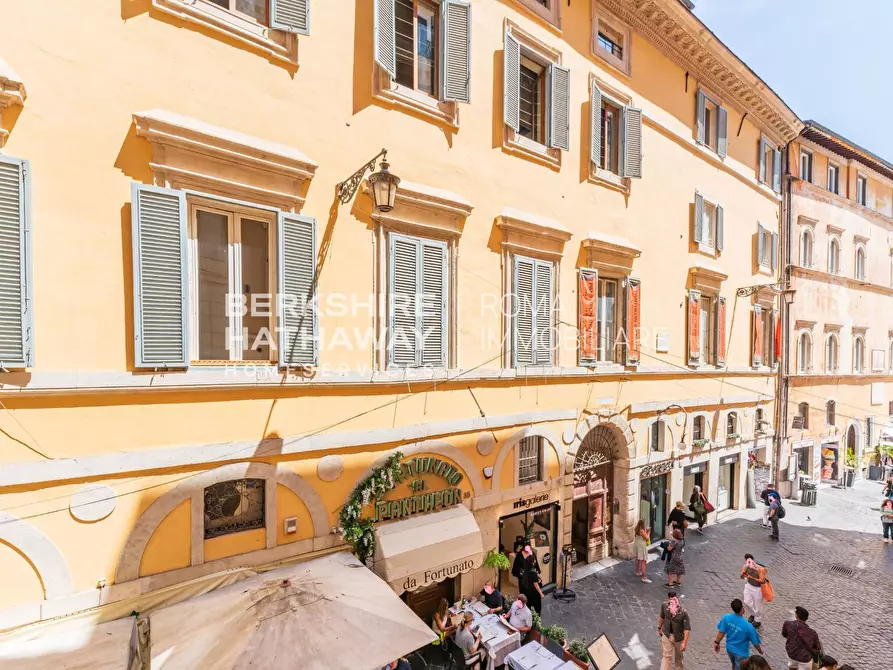 Immagine 39 di Appartamento in vendita  in Via del Pantheon a Roma