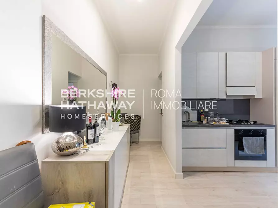 Immagine 2 di Appartamento in vendita  in Via Vittorio Veneto 1 a Roma