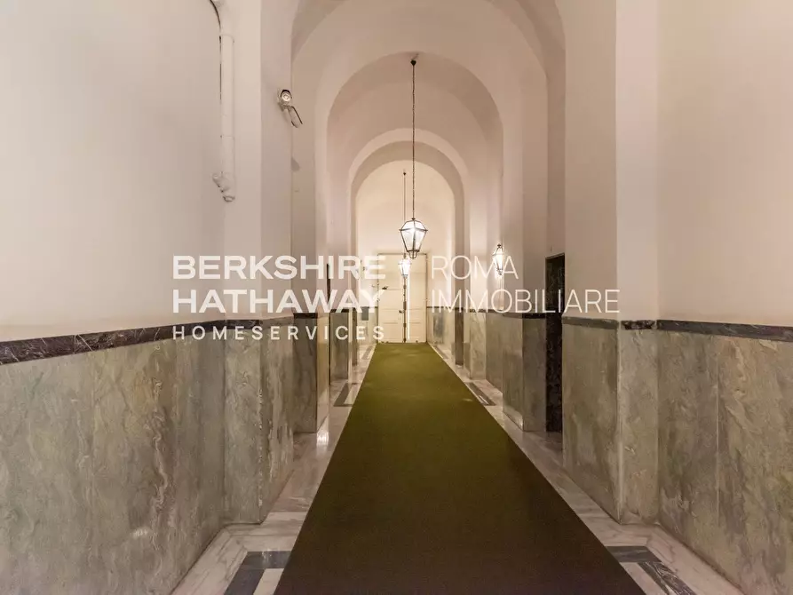 Immagine 12 di Appartamento in vendita  in Via Vittorio Veneto 1 a Roma