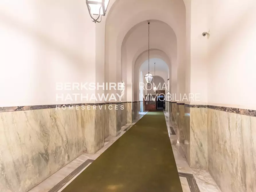 Immagine 13 di Appartamento in vendita  in Via Vittorio Veneto 1 a Roma