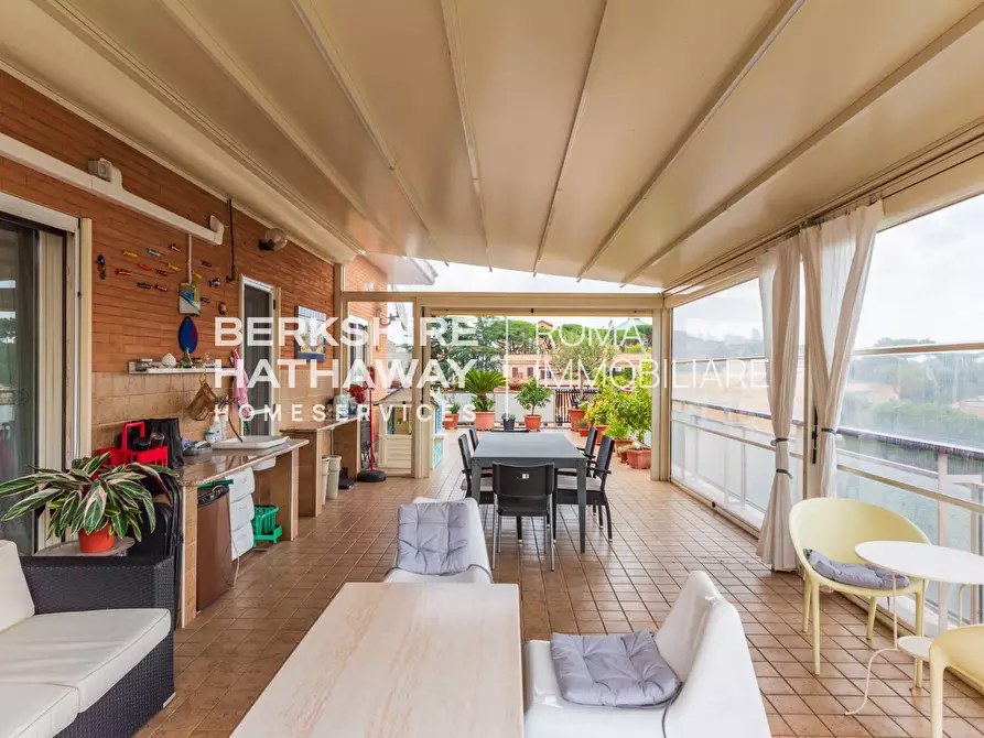 Immagine 1 di Attico in vendita  in Via Paolo Bentivoglio 1 a Roma