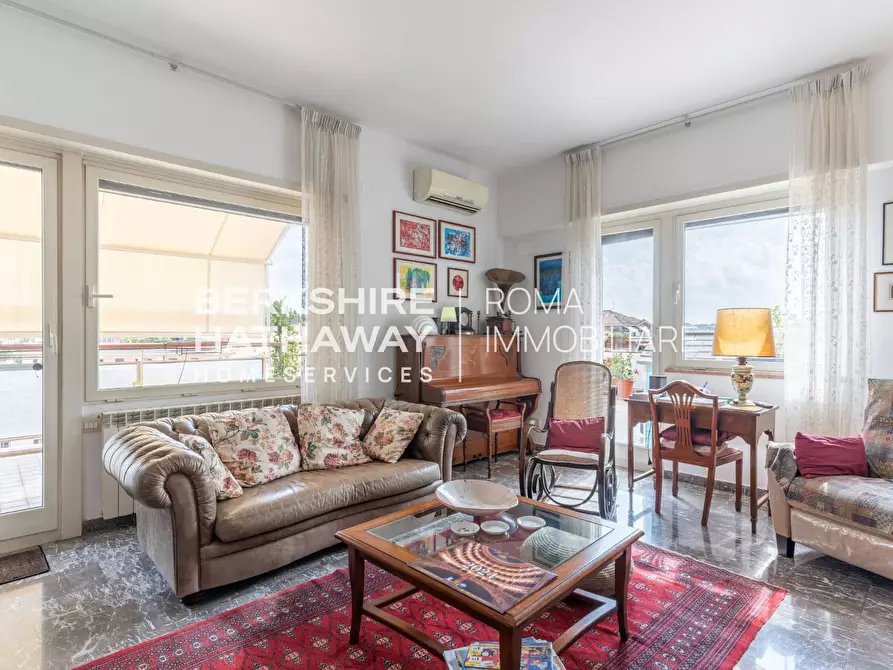 Immagine 2 di Attico in vendita  in Via Paolo Bentivoglio 1 a Roma