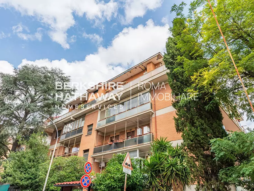 Immagine 3 di Attico in vendita  in Via Paolo Bentivoglio 1 a Roma