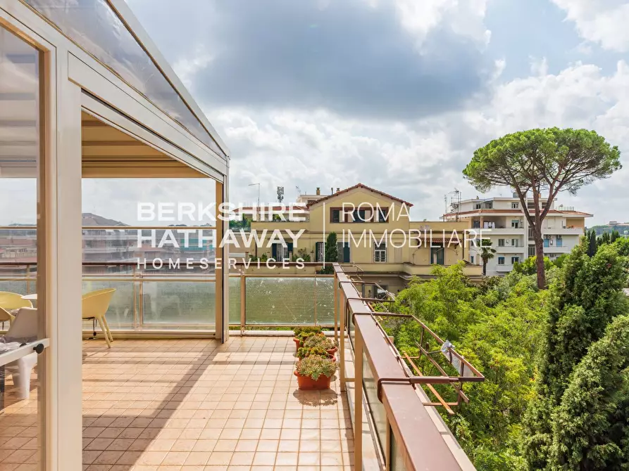 Immagine 4 di Attico in vendita  in Via Paolo Bentivoglio 1 a Roma