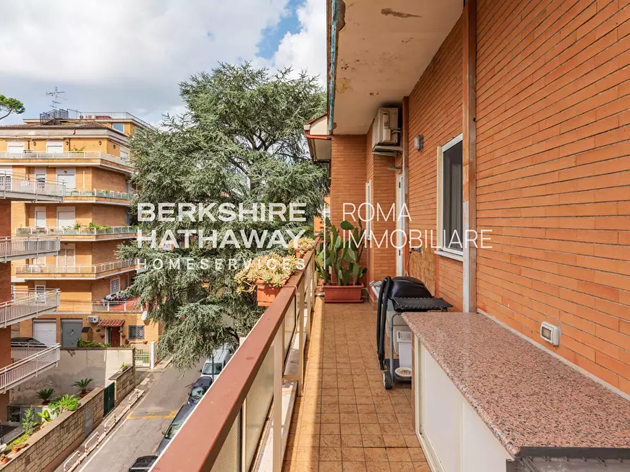 Immagine 11 di Attico in vendita  in Via Paolo Bentivoglio 1 a Roma