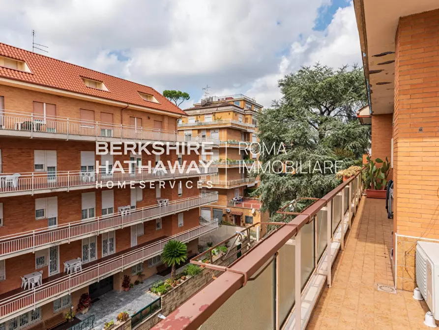 Immagine 18 di Attico in vendita  in Via Paolo Bentivoglio 1 a Roma