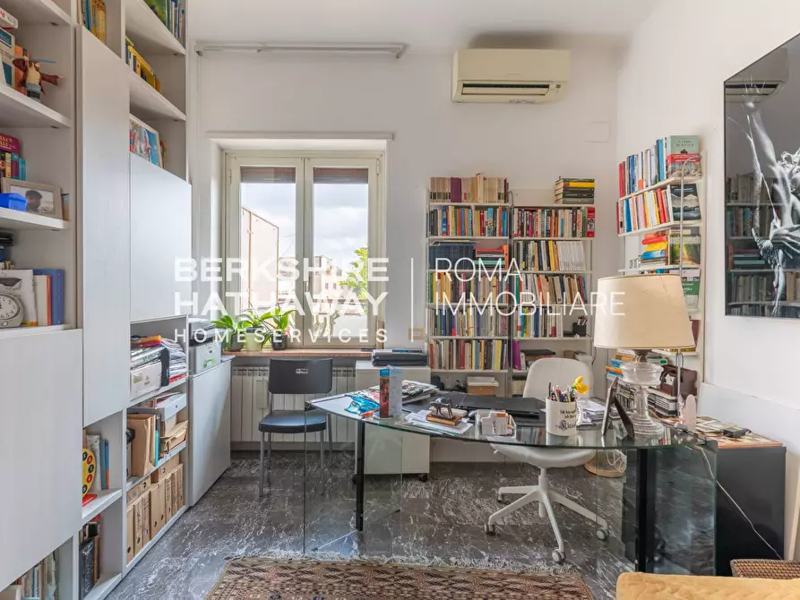 Immagine 24 di Attico in vendita  in Via Paolo Bentivoglio 1 a Roma