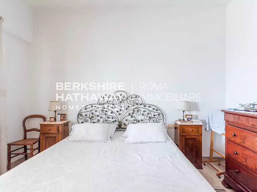 Immagine 30 di Attico in vendita  in Via Paolo Bentivoglio 1 a Roma