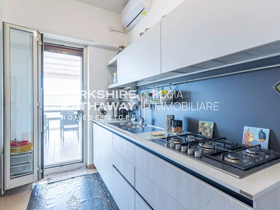 Immagine 35 di Attico in vendita  in Via Paolo Bentivoglio 1 a Roma