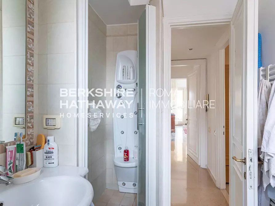 Immagine 42 di Attico in vendita  in Via Paolo Bentivoglio 1 a Roma