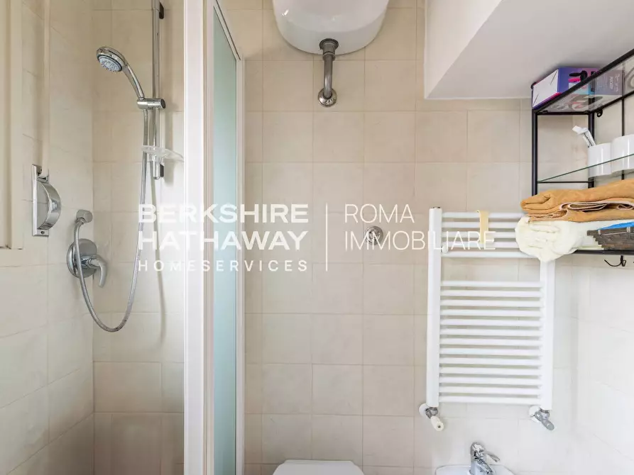 Immagine 43 di Attico in vendita  in Via Paolo Bentivoglio 1 a Roma