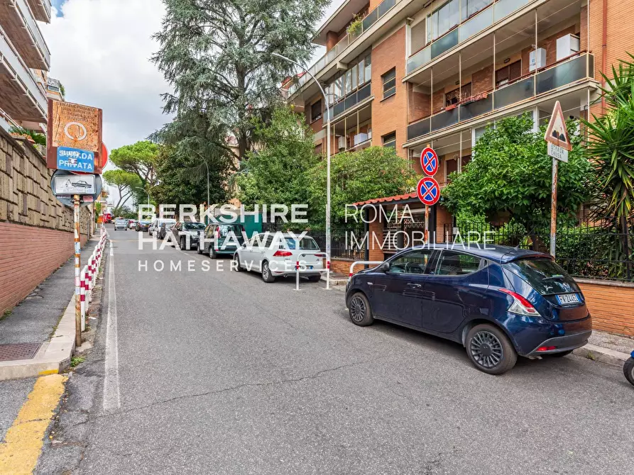 Immagine 51 di Attico in vendita  in Via Paolo Bentivoglio 1 a Roma