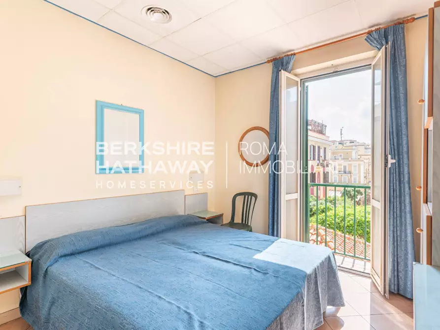 Immagine 6 di Casa indipendente in vendita  in Lungomare Paolo Toscanelli 63 a Roma