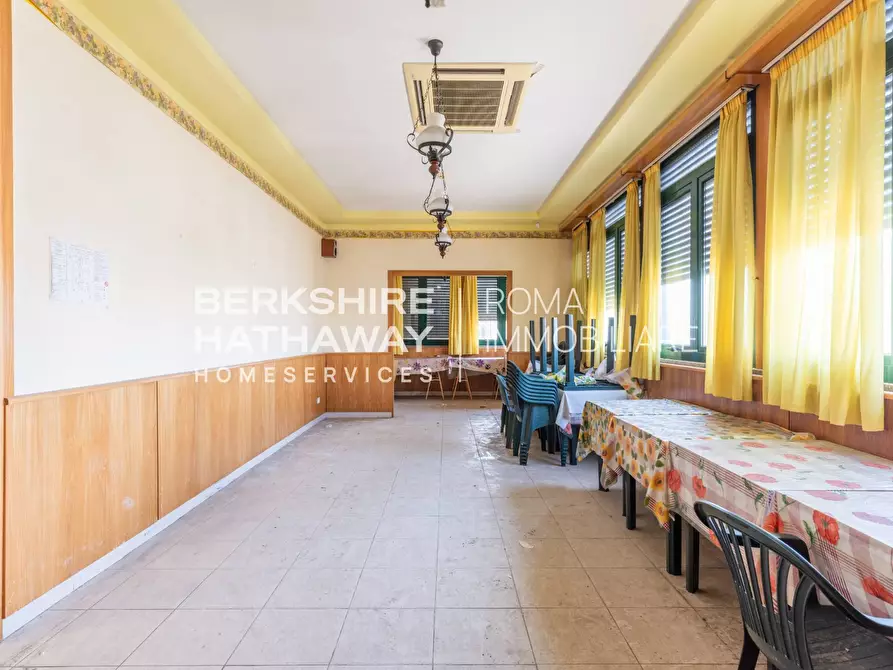 Immagine 8 di Casa indipendente in vendita  in Lungomare Paolo Toscanelli 63 a Roma