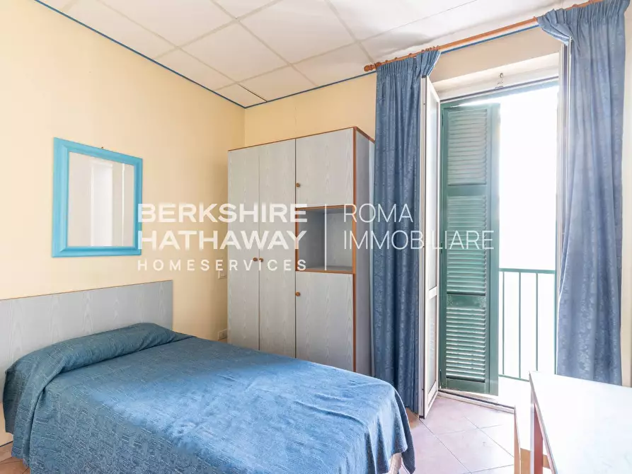 Immagine 18 di Casa indipendente in vendita  in Lungomare Paolo Toscanelli 63 a Roma