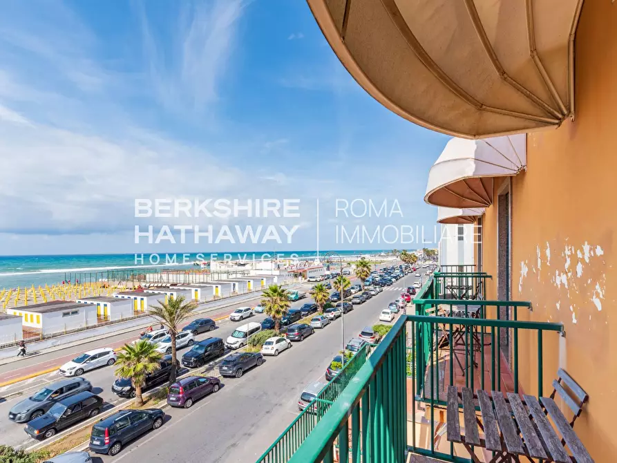 Immagine 23 di Casa indipendente in vendita  in Lungomare Paolo Toscanelli 63 a Roma