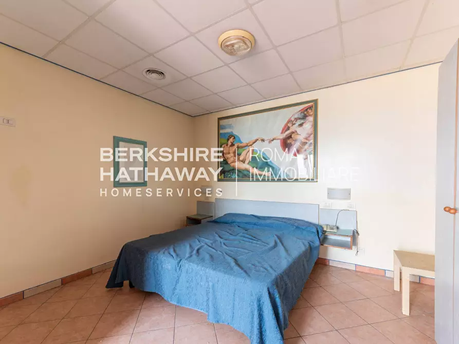 Immagine 25 di Casa indipendente in vendita  in Lungomare Paolo Toscanelli 63 a Roma