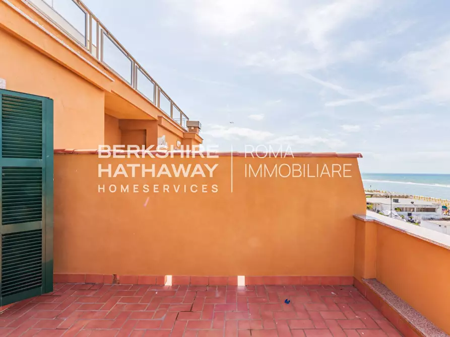 Immagine 27 di Casa indipendente in vendita  in Lungomare Paolo Toscanelli 63 a Roma