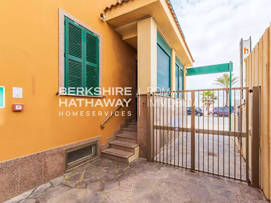 Immagine 34 di Casa indipendente in vendita  in Lungomare Paolo Toscanelli 63 a Roma