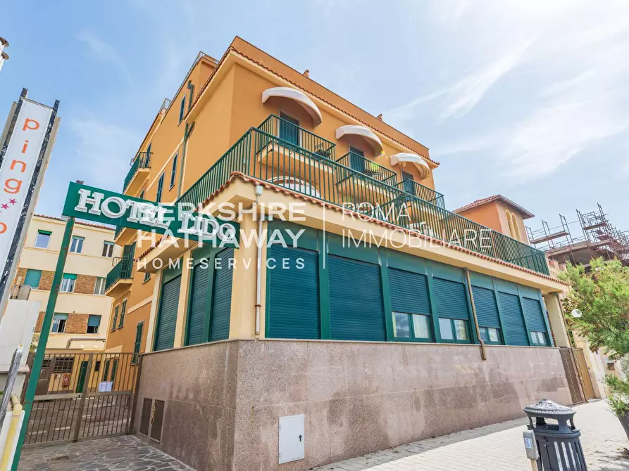 Immagine 36 di Casa indipendente in vendita  in Lungomare Paolo Toscanelli 63 a Roma