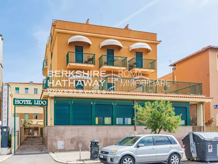 Immagine 37 di Casa indipendente in vendita  in Lungomare Paolo Toscanelli 63 a Roma