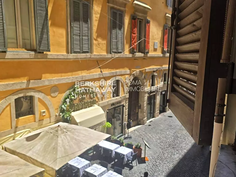Immagine 14 di Appartamento in vendita  in Via del Pantheon a Roma