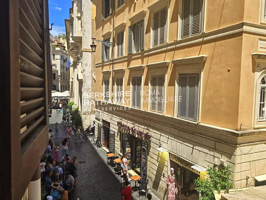 Immagine 13 di Appartamento in vendita  in Via del Pantheon a Roma