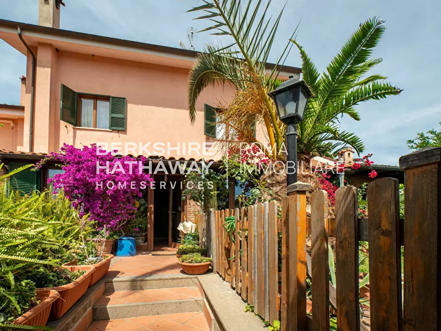 Immagine 4 di Villetta a schiera in vendita  in Via Pian Del Marmo 1 a Roma