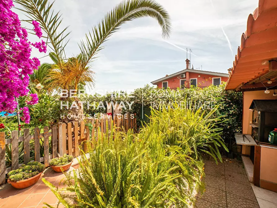 Immagine 7 di Villetta a schiera in vendita  in Via Pian Del Marmo 1 a Roma