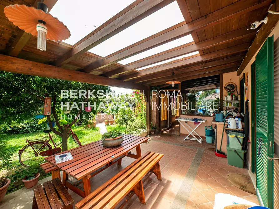 Immagine 10 di Villetta a schiera in vendita  in Via Pian Del Marmo 1 a Roma