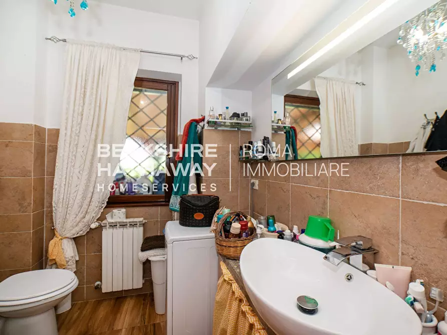 Immagine 18 di Villetta a schiera in vendita  in Via Pian Del Marmo 1 a Roma