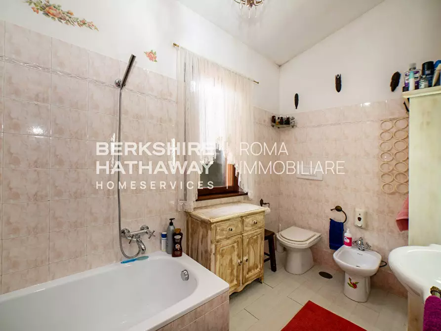 Immagine 23 di Villetta a schiera in vendita  in Via Pian Del Marmo 1 a Roma