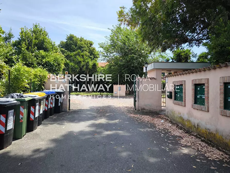 Immagine 31 di Villetta a schiera in vendita  in Via Pian Del Marmo 1 a Roma