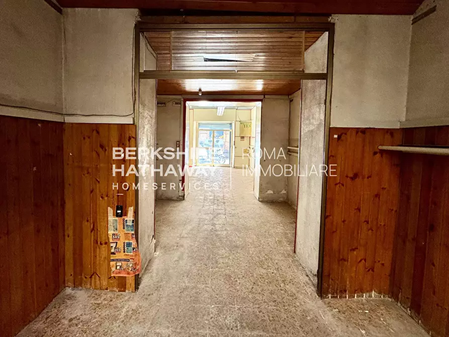 Immagine 4 di Locale commerciale in affitto  in Via Messina 1 a Roma