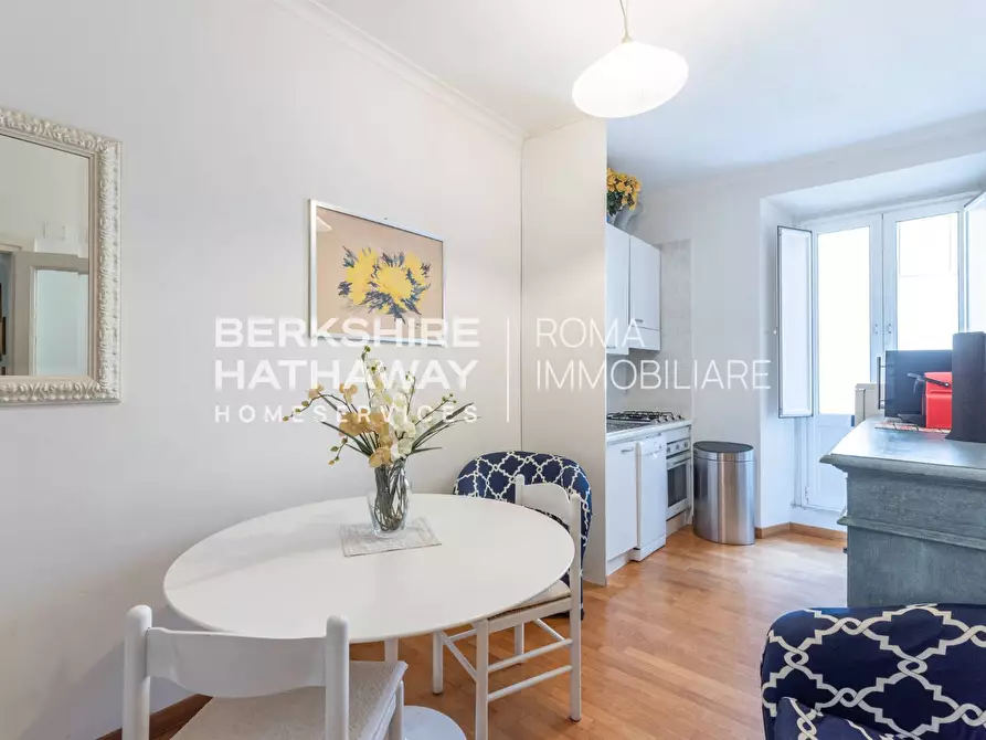 Immagine 2 di Appartamento in vendita  in Via Aurora 1 a Roma