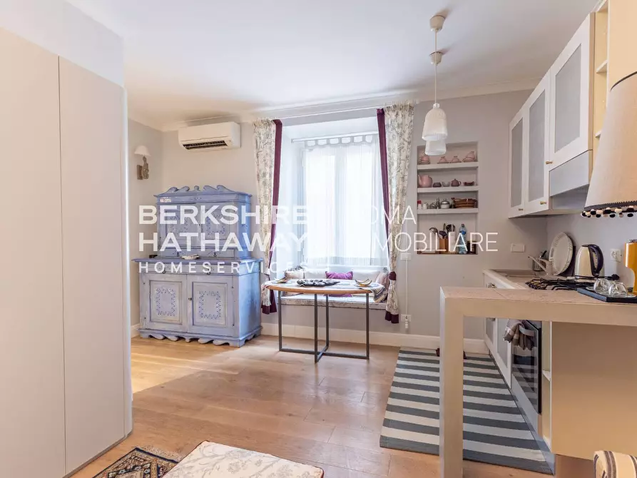 Immagine 9 di Appartamento in vendita  in Via Vittorio Veneto 1 a Roma