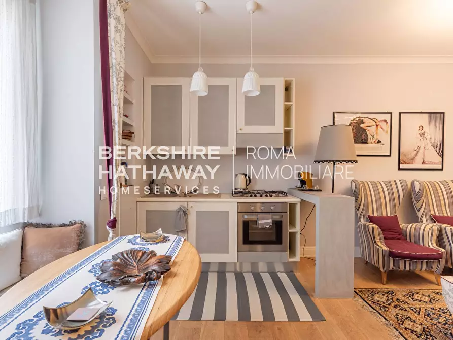 Immagine 10 di Appartamento in vendita  in Via Vittorio Veneto 1 a Roma