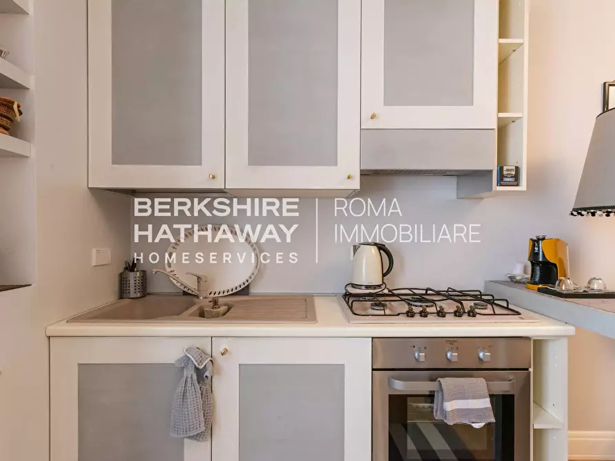 Immagine 13 di Appartamento in vendita  in Via Vittorio Veneto 1 a Roma