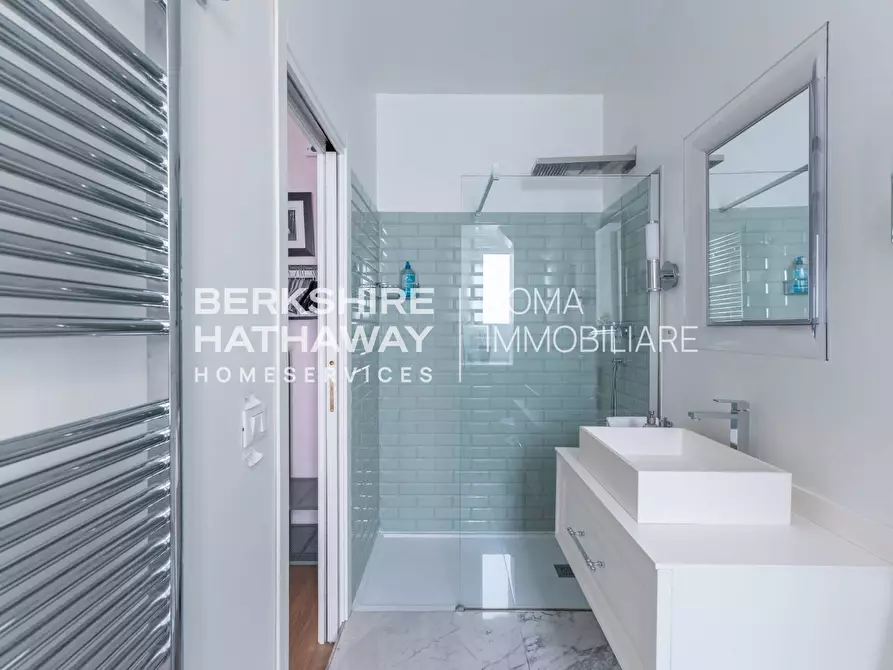 Immagine 19 di Appartamento in vendita  in Via Vittorio Veneto 1 a Roma